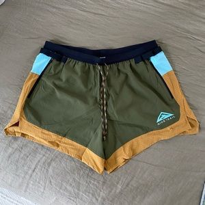 NWOT Nike Flex 5” Running Shorts zipper pocket green yellow blue